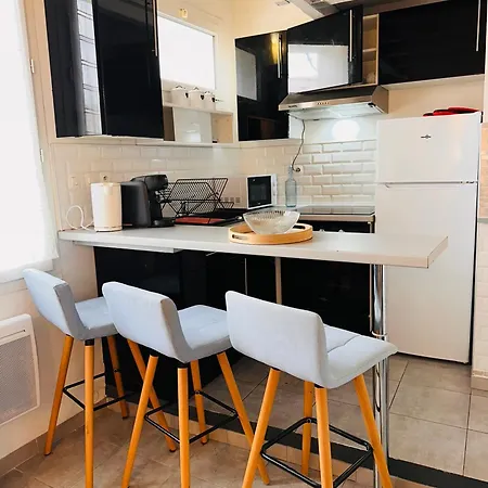 Le Cocon De Garons, Centre & Aeroport Apartment *