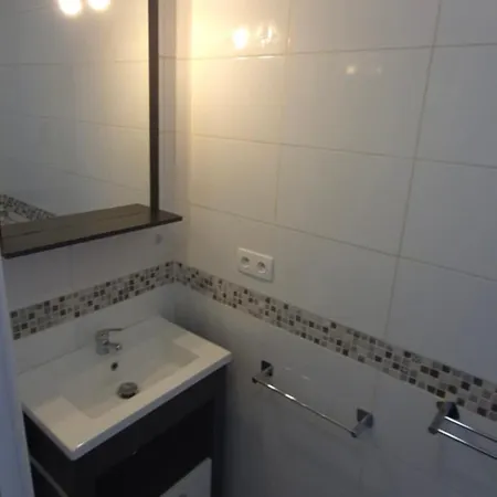 Le Cocon De Garons, Centre & Aeroport Apartment Garons