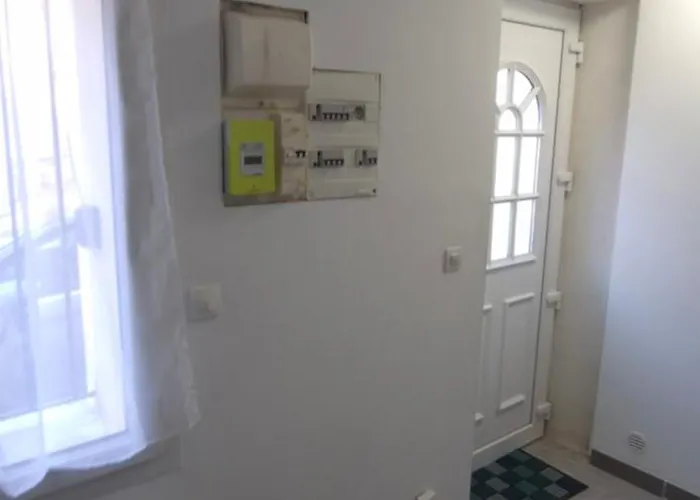 Le Cocon De Garons, Centre & Aeroport Appartement *